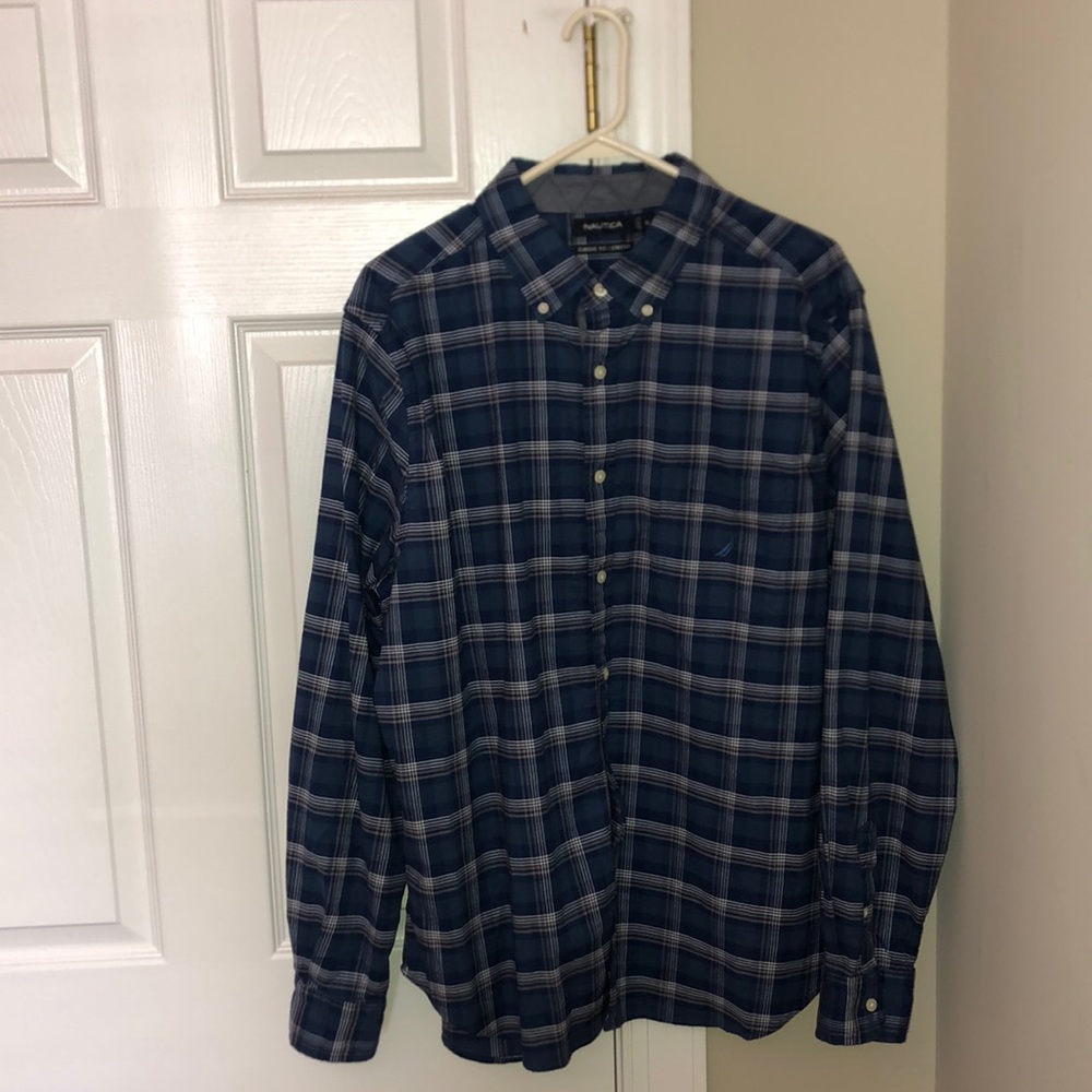 Nautica Classic Fit / Stretch Button Up